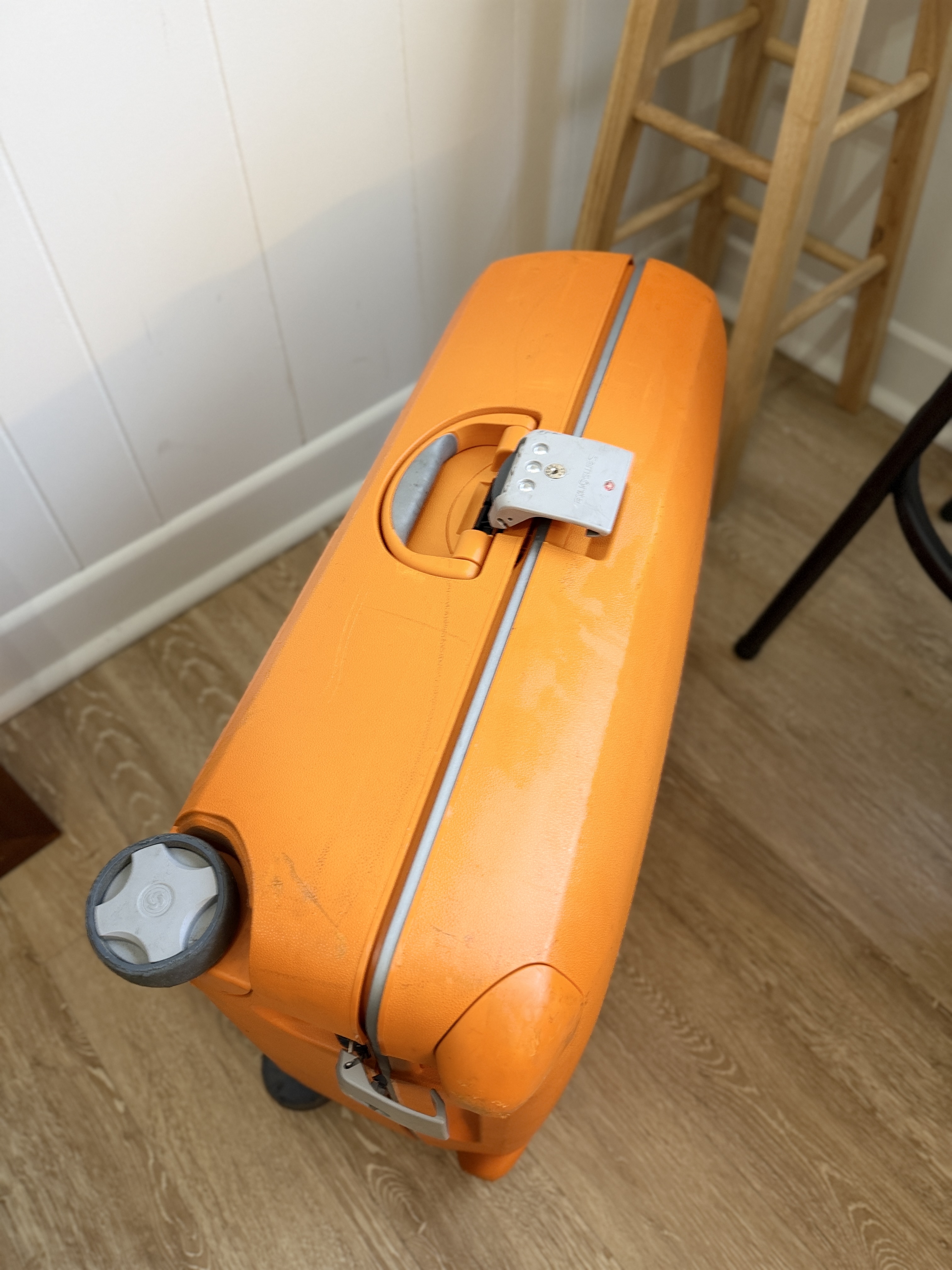 Samsonite Orange Hard Shell 26.5"x18"x8.5" Luggage – Durable Travel Luggage w/ 2 Wheels