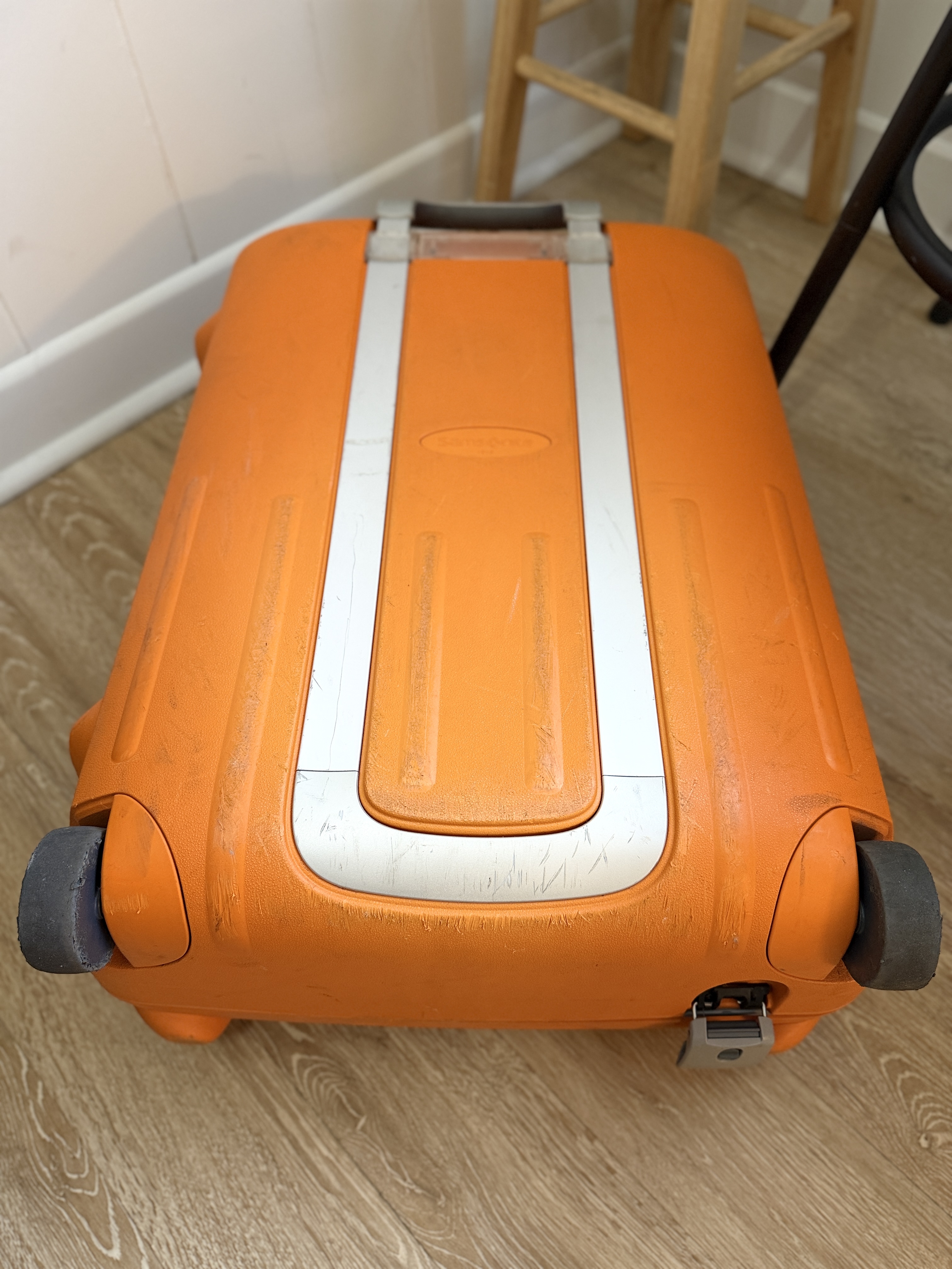 Samsonite Orange Hard Shell 26.5"x18"x8.5" Luggage – Durable Travel Luggage w/ 2 Wheels