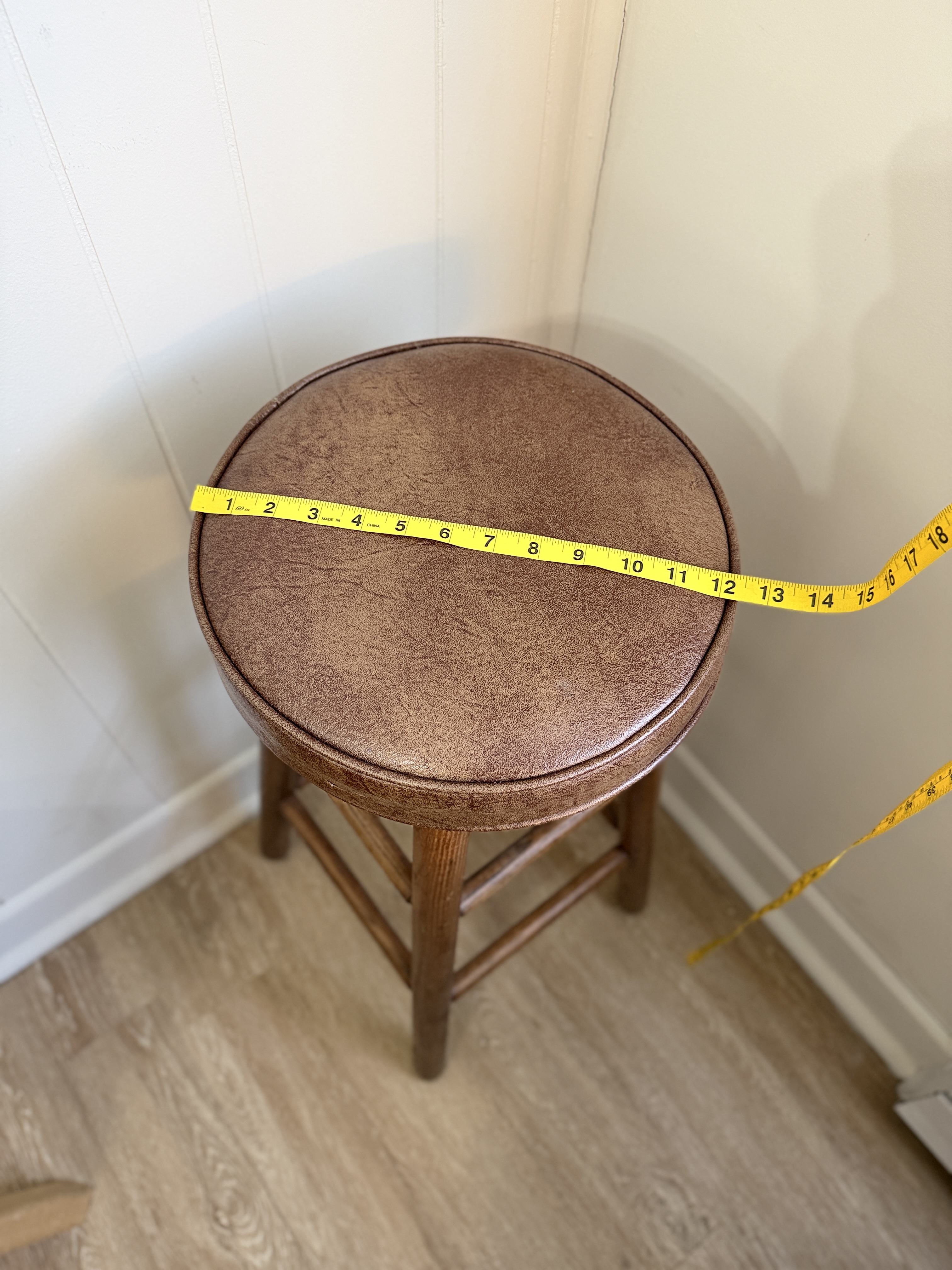 29” Wooden Bar Stool with Cushioned Seat – Classic Solid Wood Counter/Bar Chair