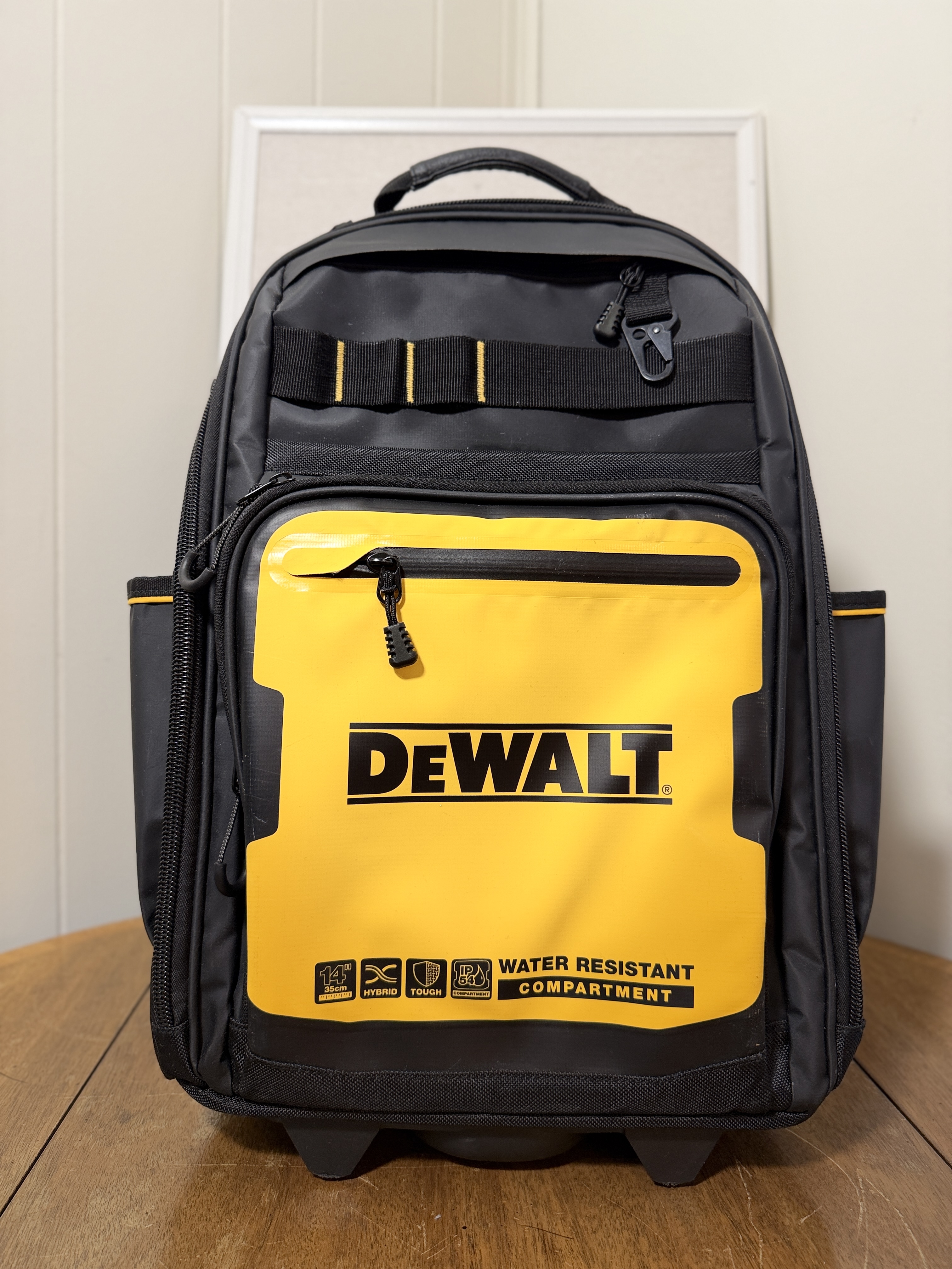 DeWalt Tool Backpack – Heavy Duty Contractor Bag – Water Resistant – Excellent Condition