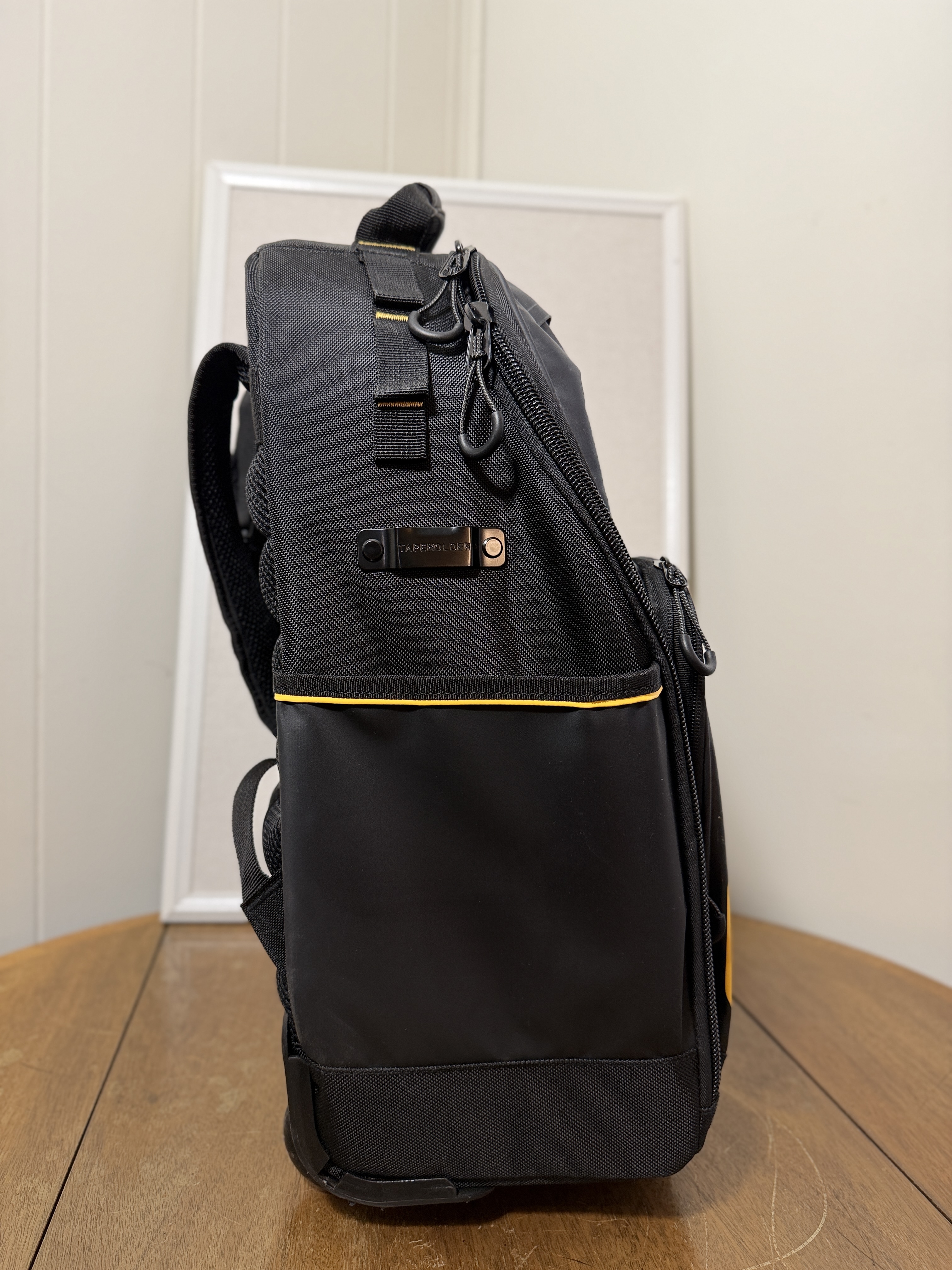 DeWalt Tool Backpack – Heavy Duty Contractor Bag – Water Resistant – Excellent Condition