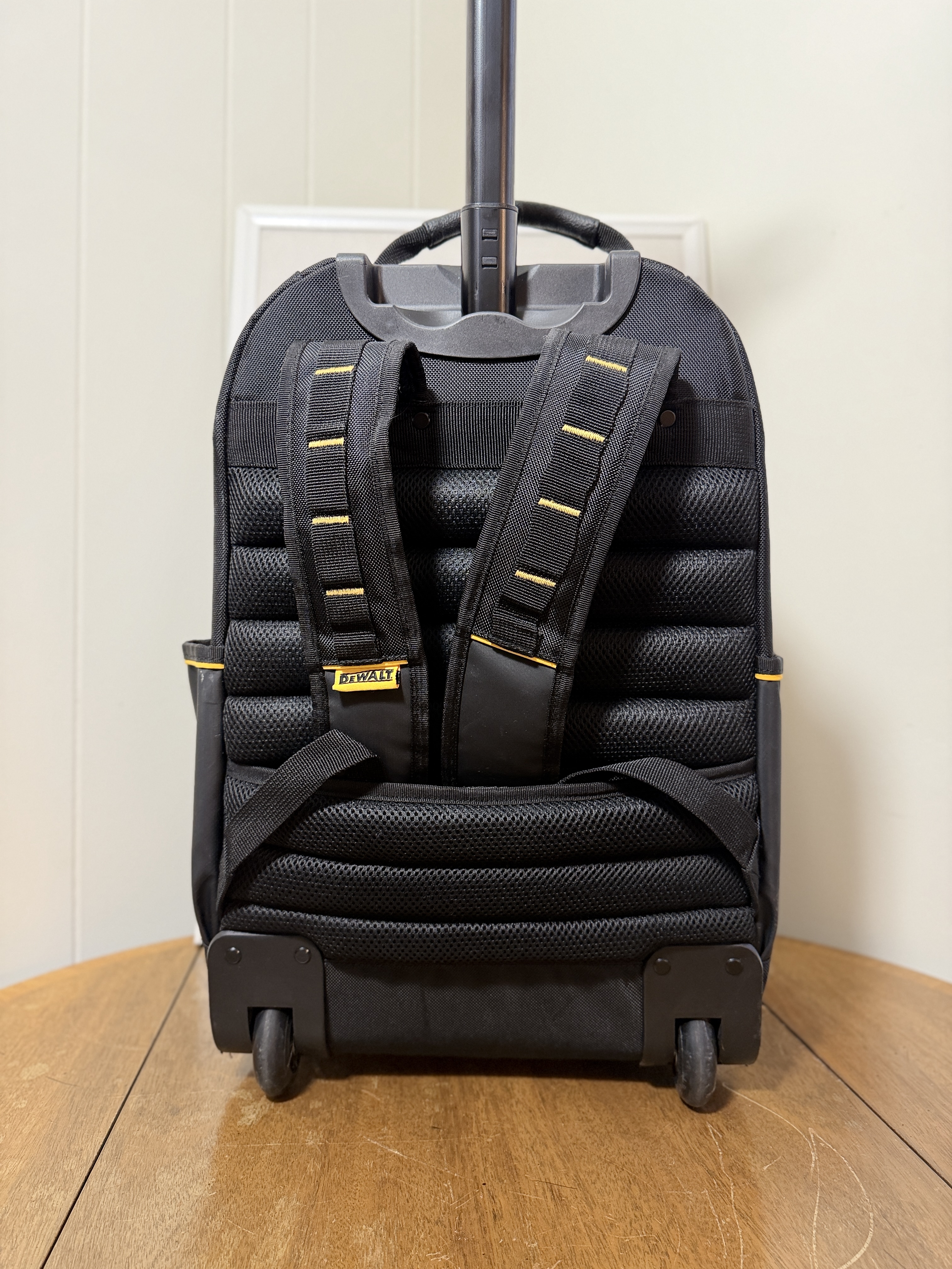 DeWalt Tool Backpack – Heavy Duty Contractor Bag – Water Resistant – Excellent Condition