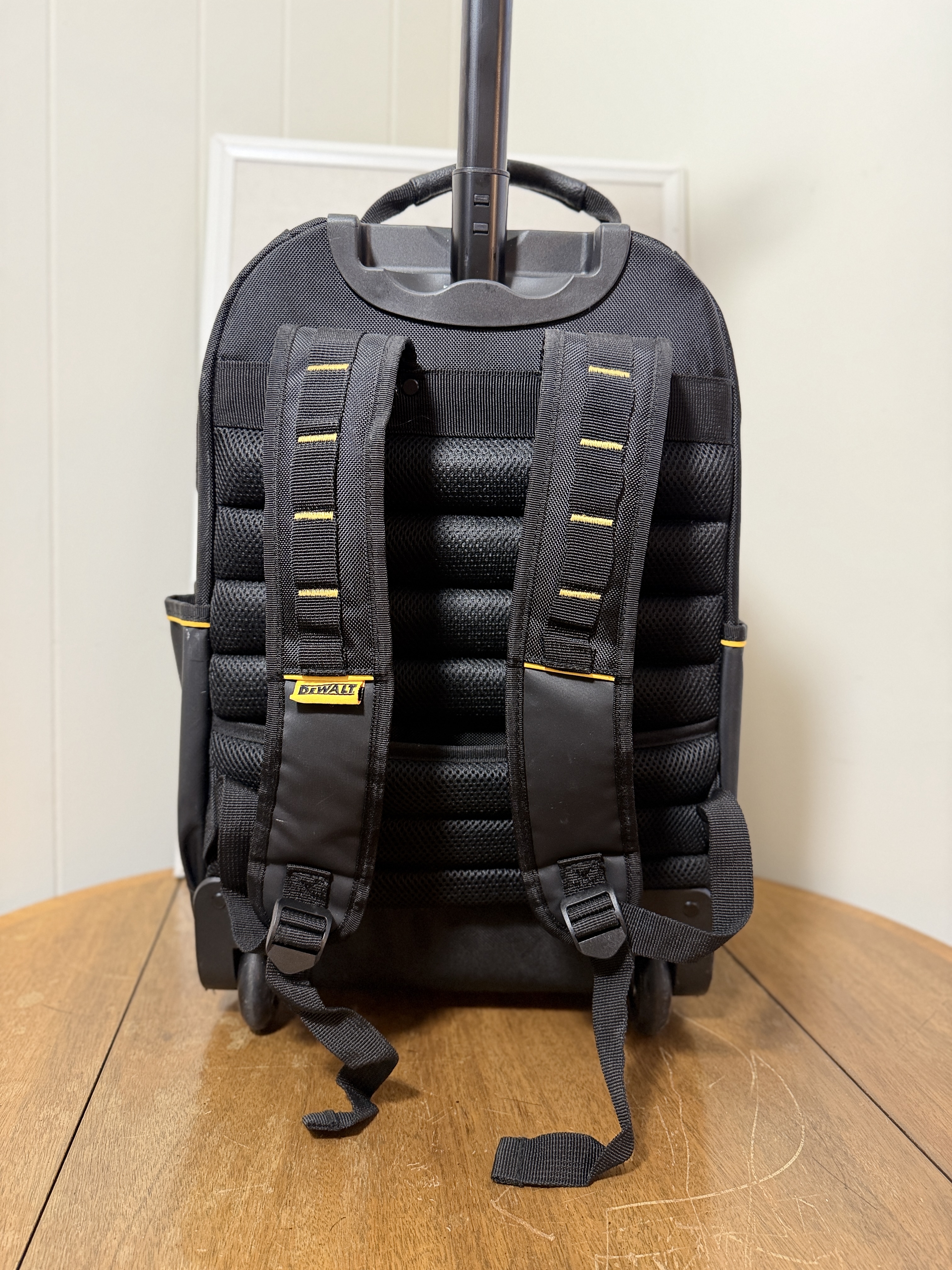 DeWalt Tool Backpack – Heavy Duty Contractor Bag – Water Resistant – Excellent Condition