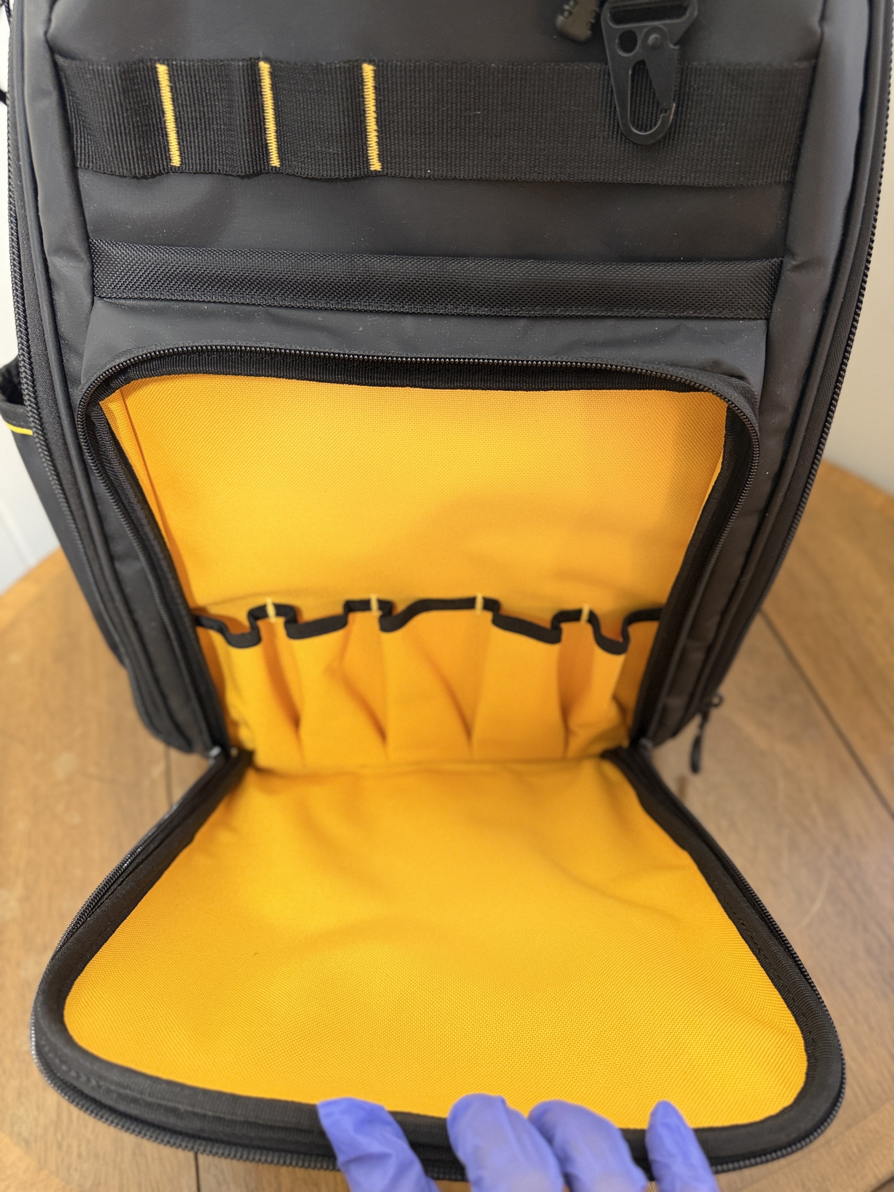 DeWalt Tool Backpack – Heavy Duty Contractor Bag – Water Resistant – Excellent Condition