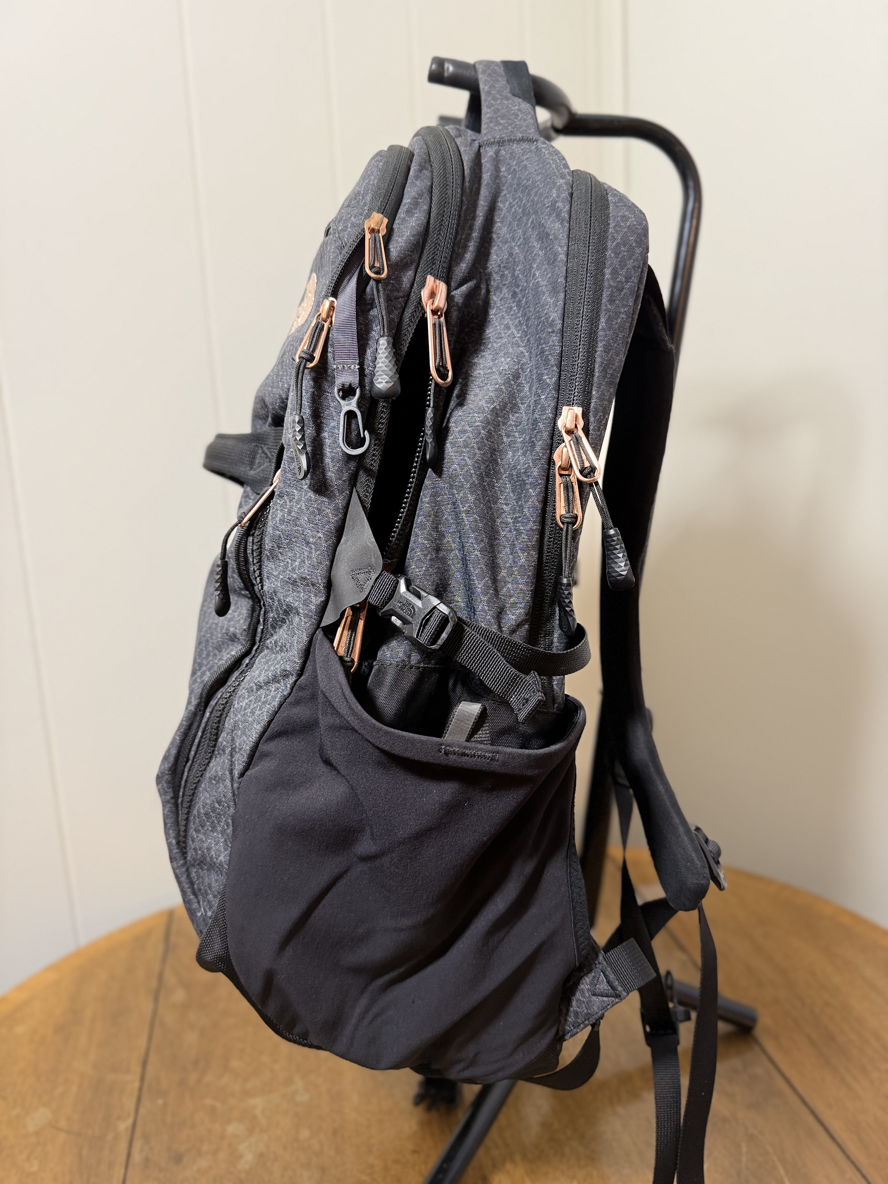 The North Face Surge Bookbag / Backpack – Black Hiking Daypack – Travel / School / Outdoor