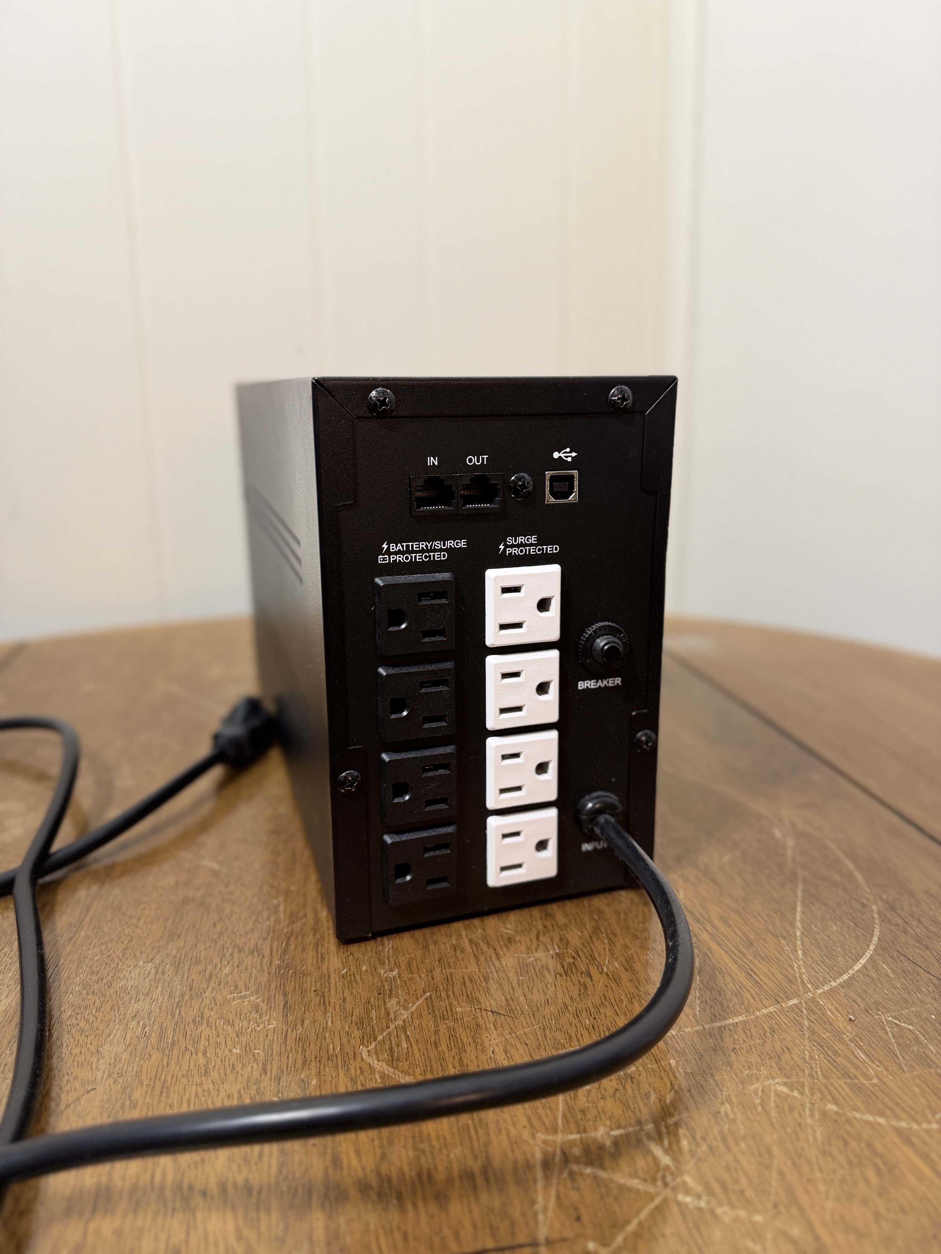 UPS Battery Backup (for parts) – SKE Smart Key Energy – Surge Protector / Power Backup