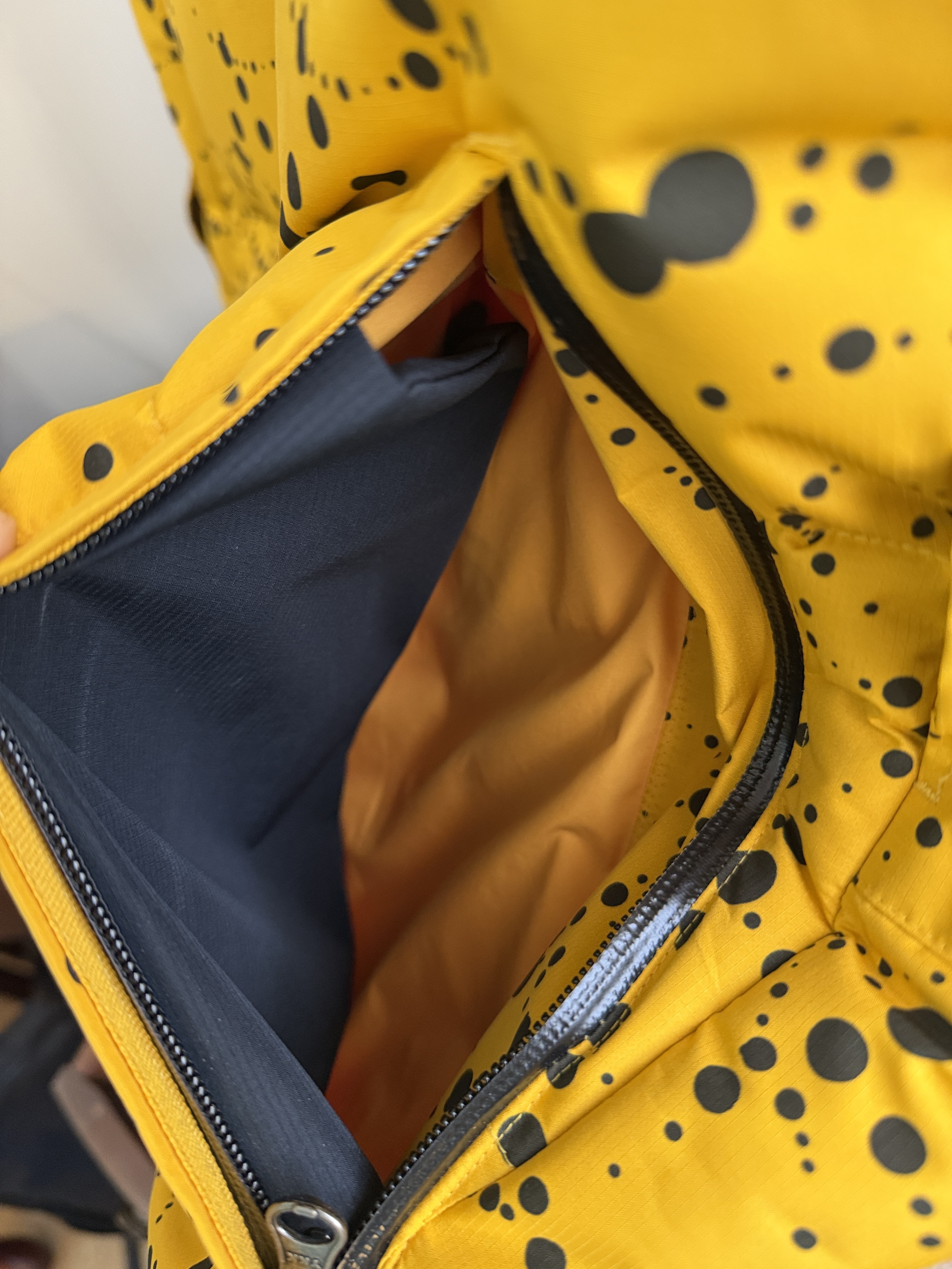 Authentic Nike NikeLab ACG Vest Gore-Tex Yellow & Black (All Conditions Gear) insulated puffer vest