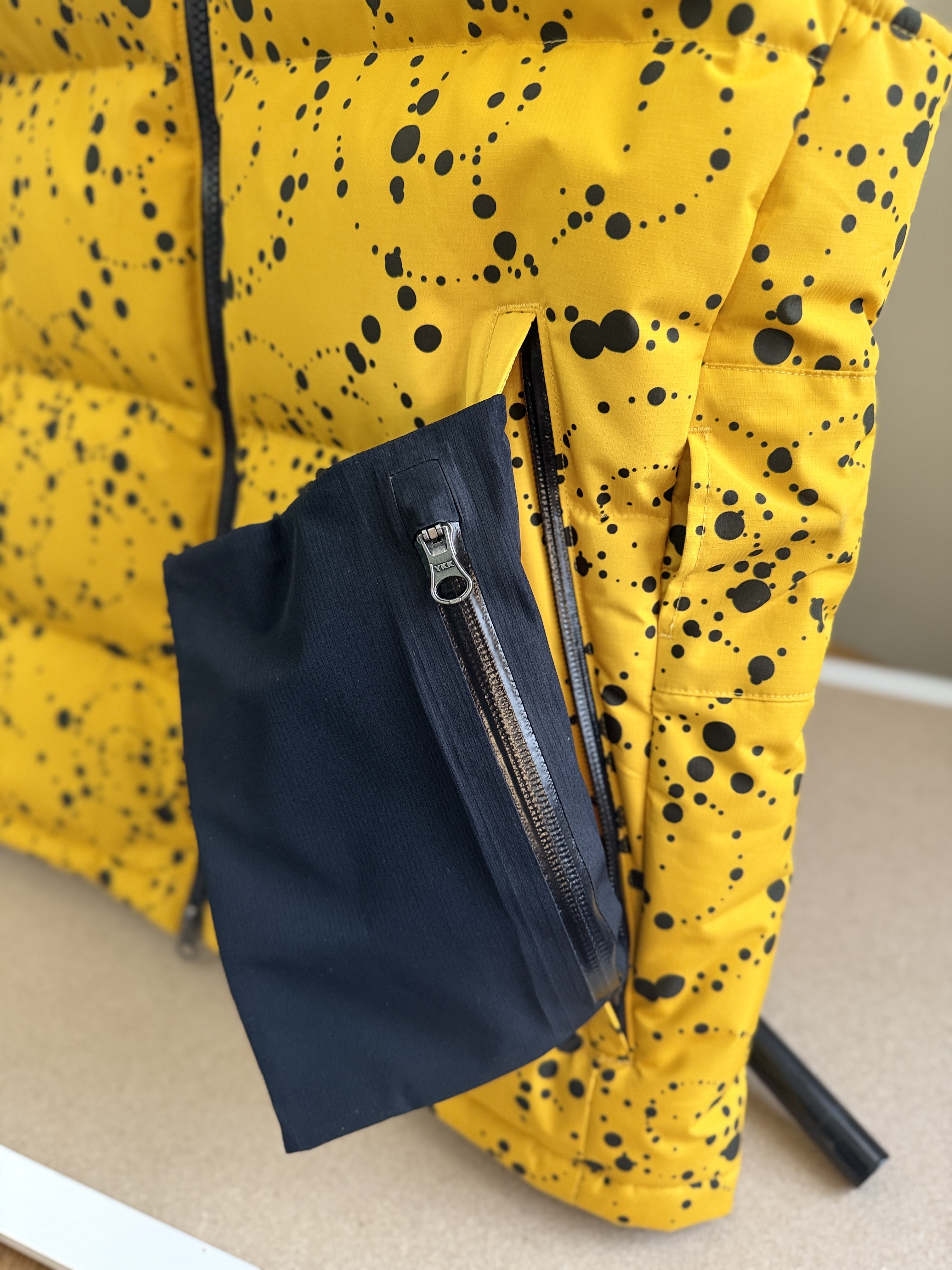 Authentic Nike NikeLab ACG Vest Gore-Tex Yellow & Black (All Conditions Gear) insulated puffer vest