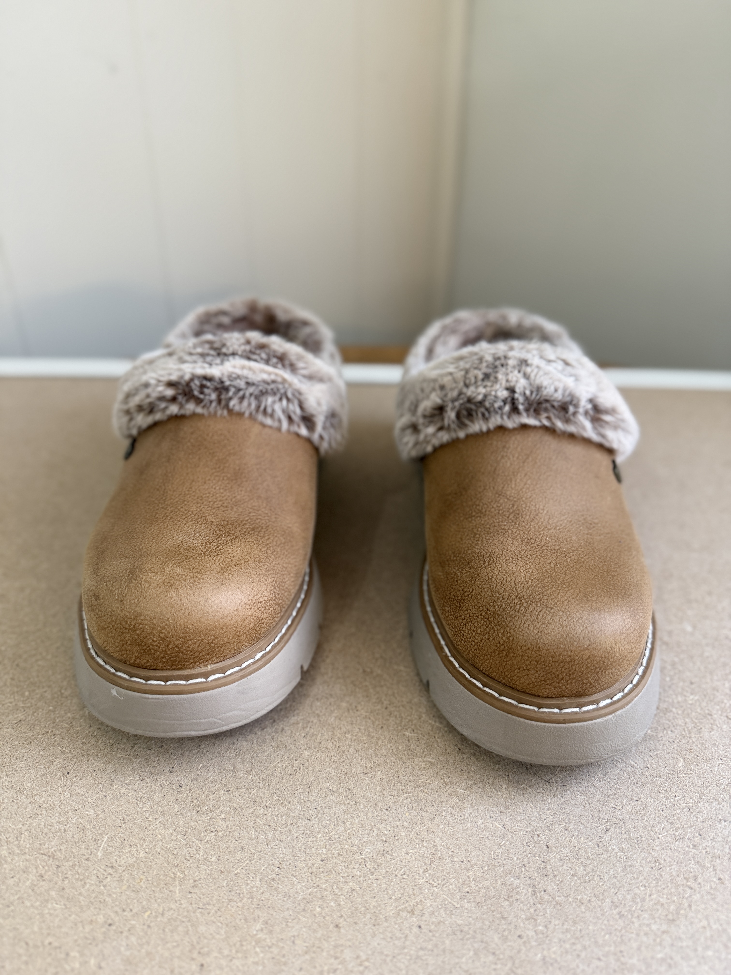 Skechers BOBS Keepsakes Clog Slippers Brown Faux Fur Lined – Cozy Slip-On