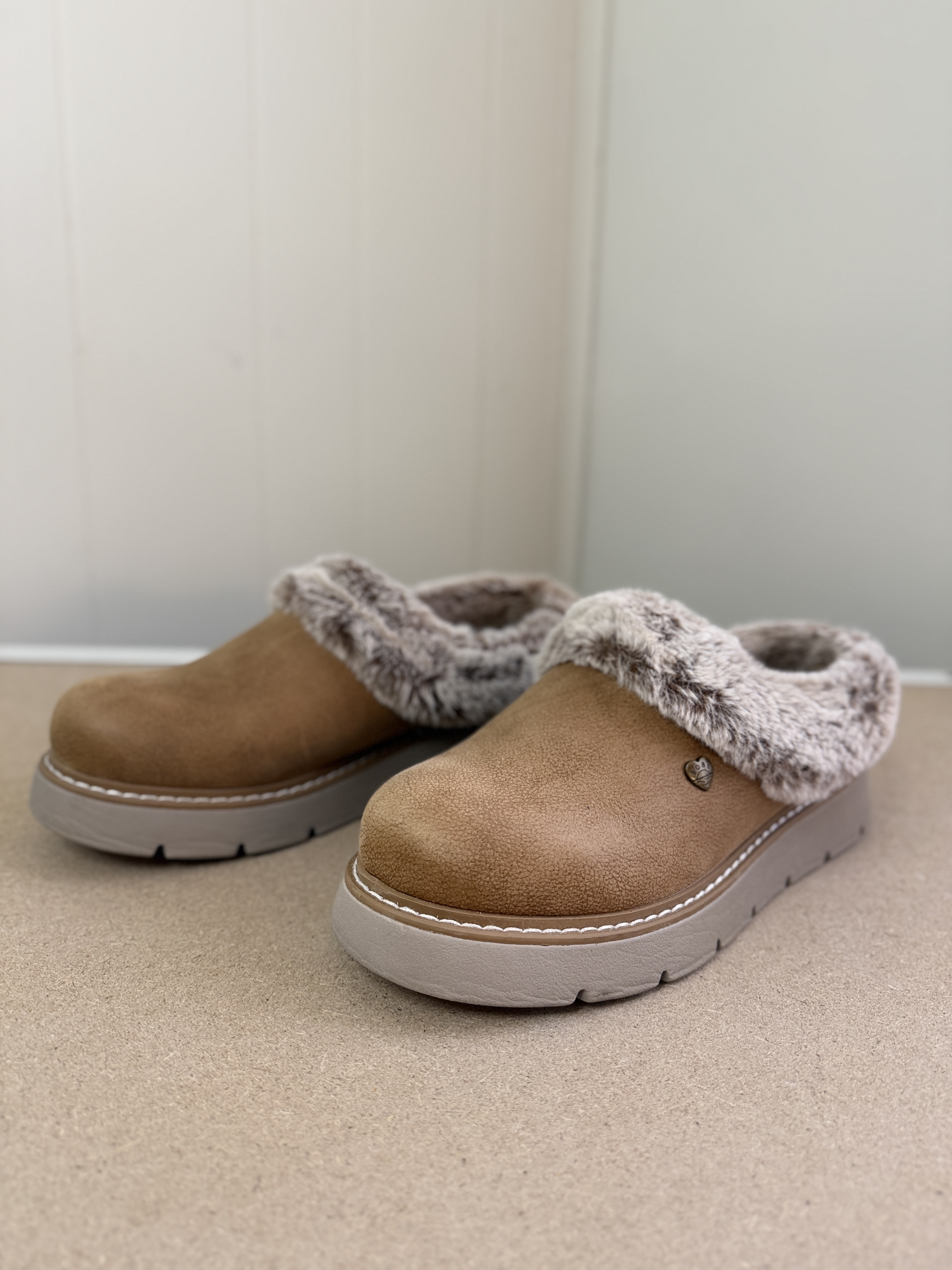 Skechers BOBS Keepsakes Clog Slippers Brown Faux Fur Lined – Cozy Slip-On