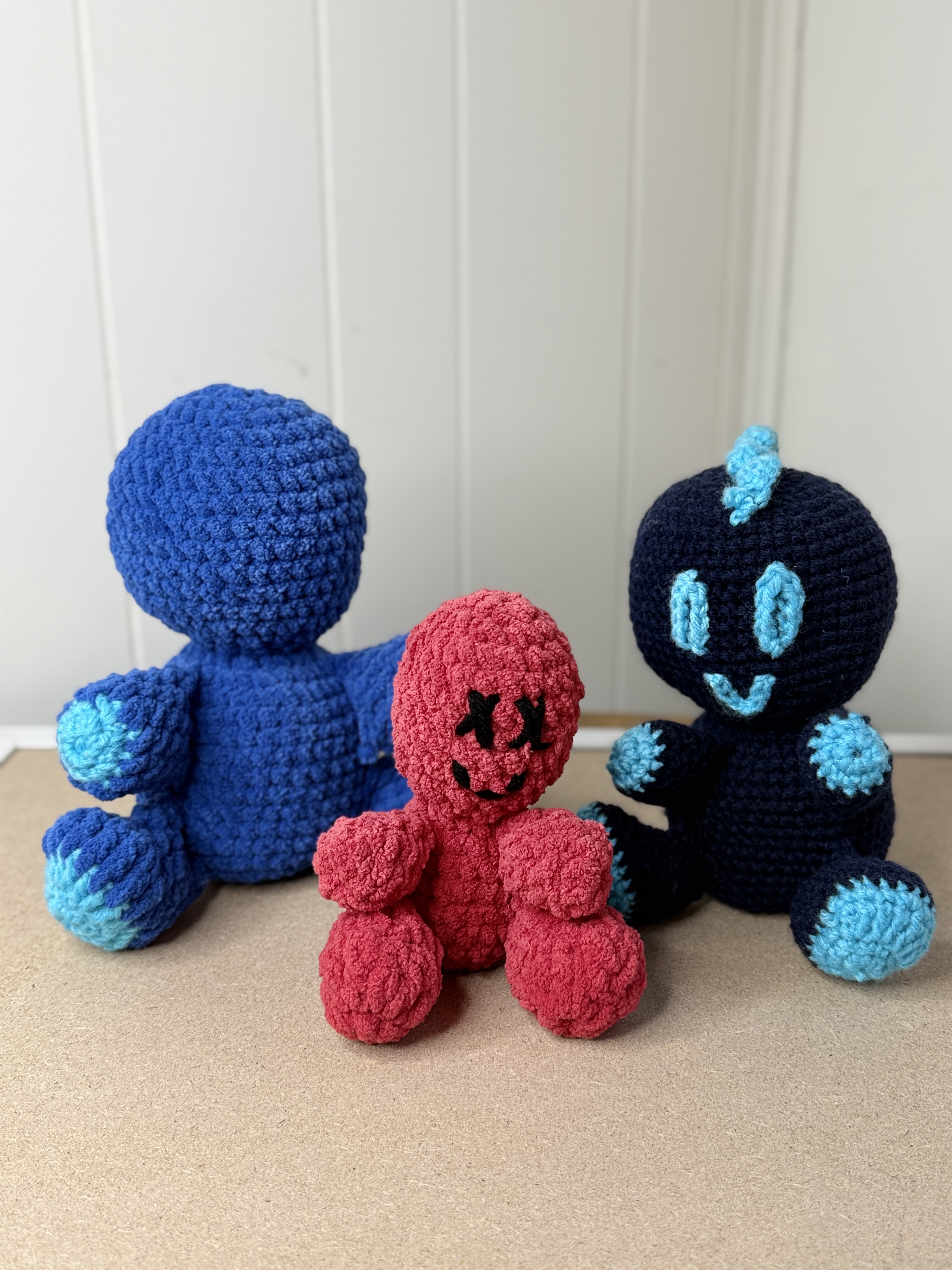 3 Crochet Monitos
