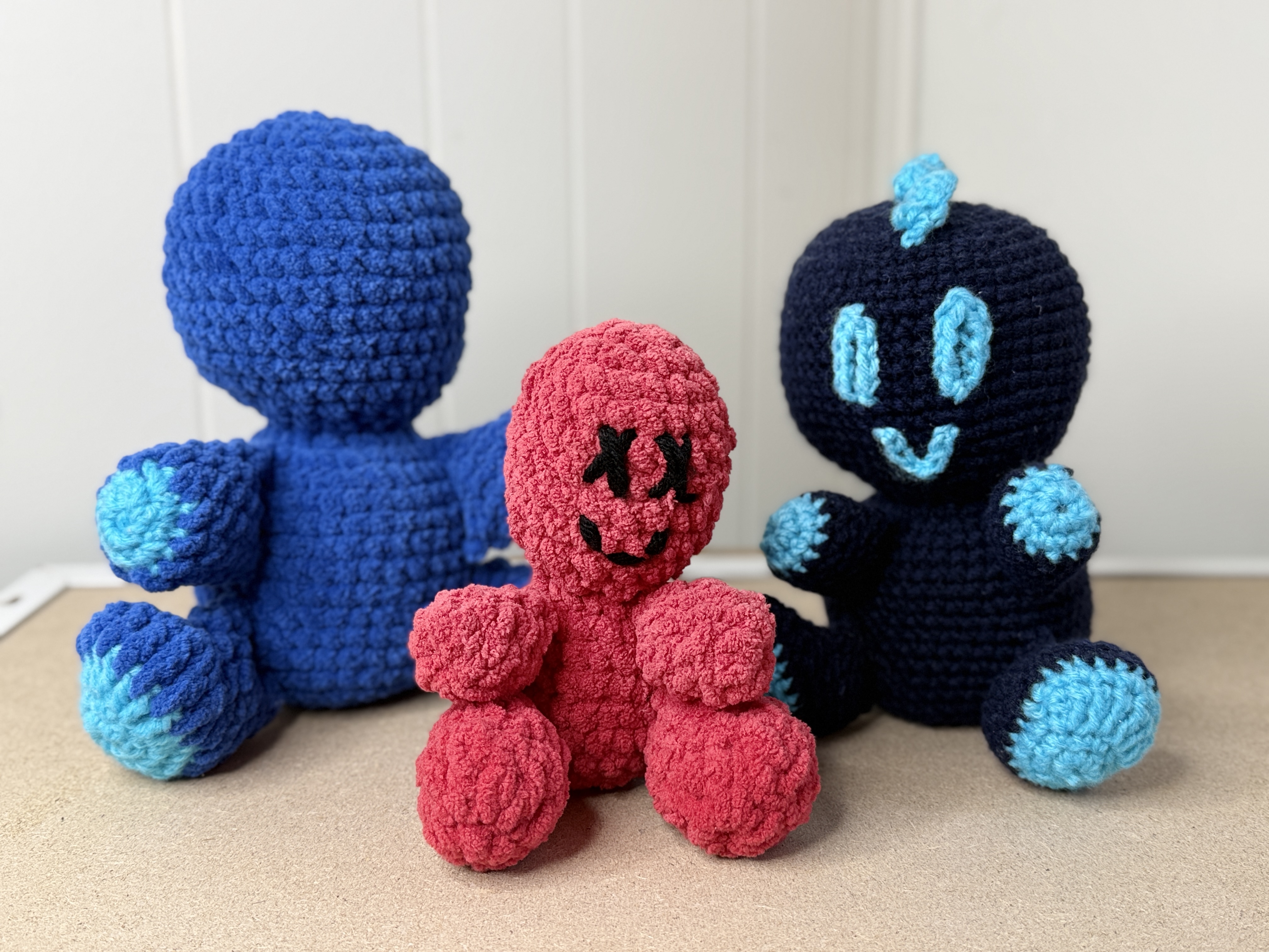 3 Crochet Monitos
