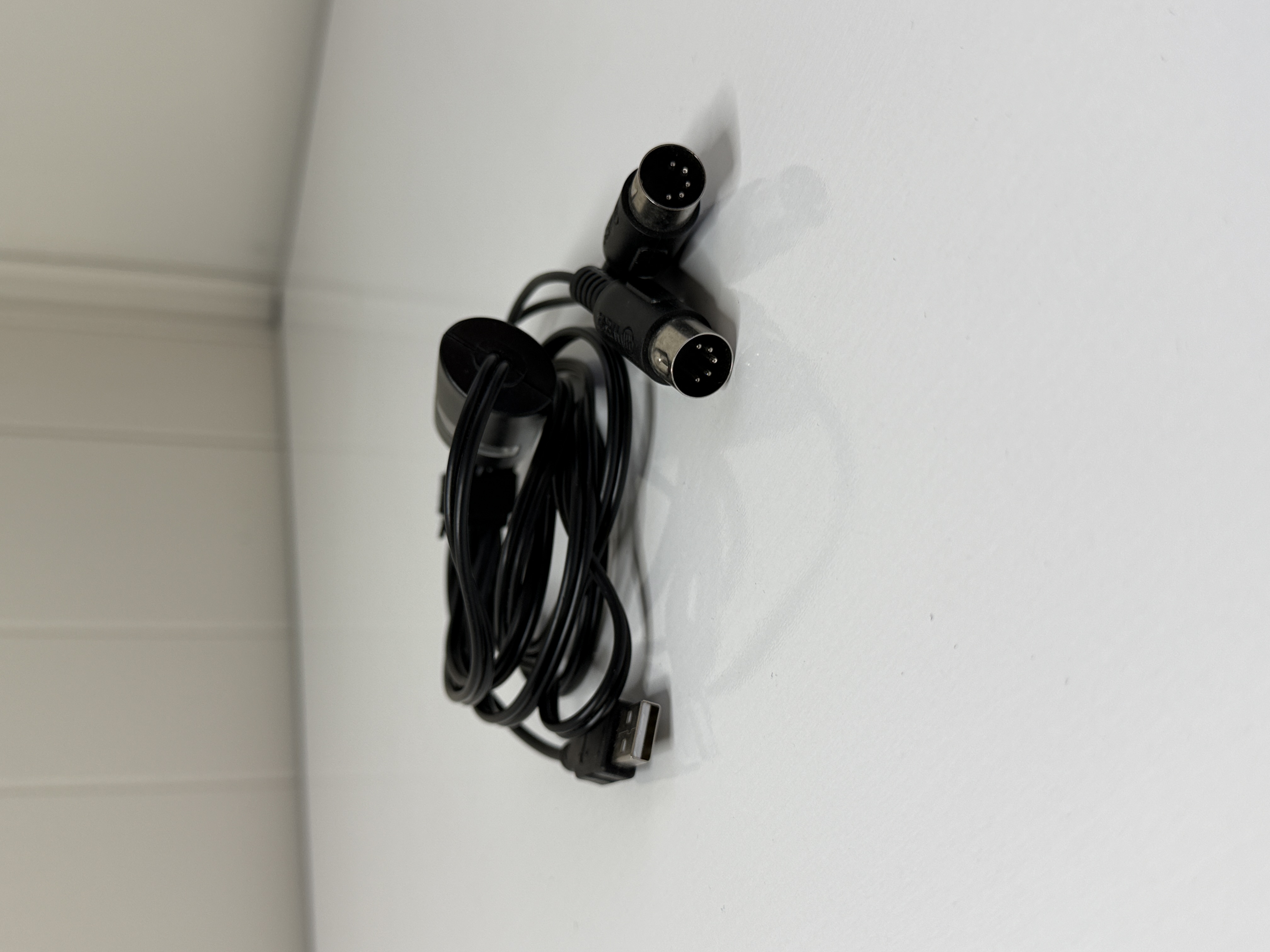 USB to MIDI Cable